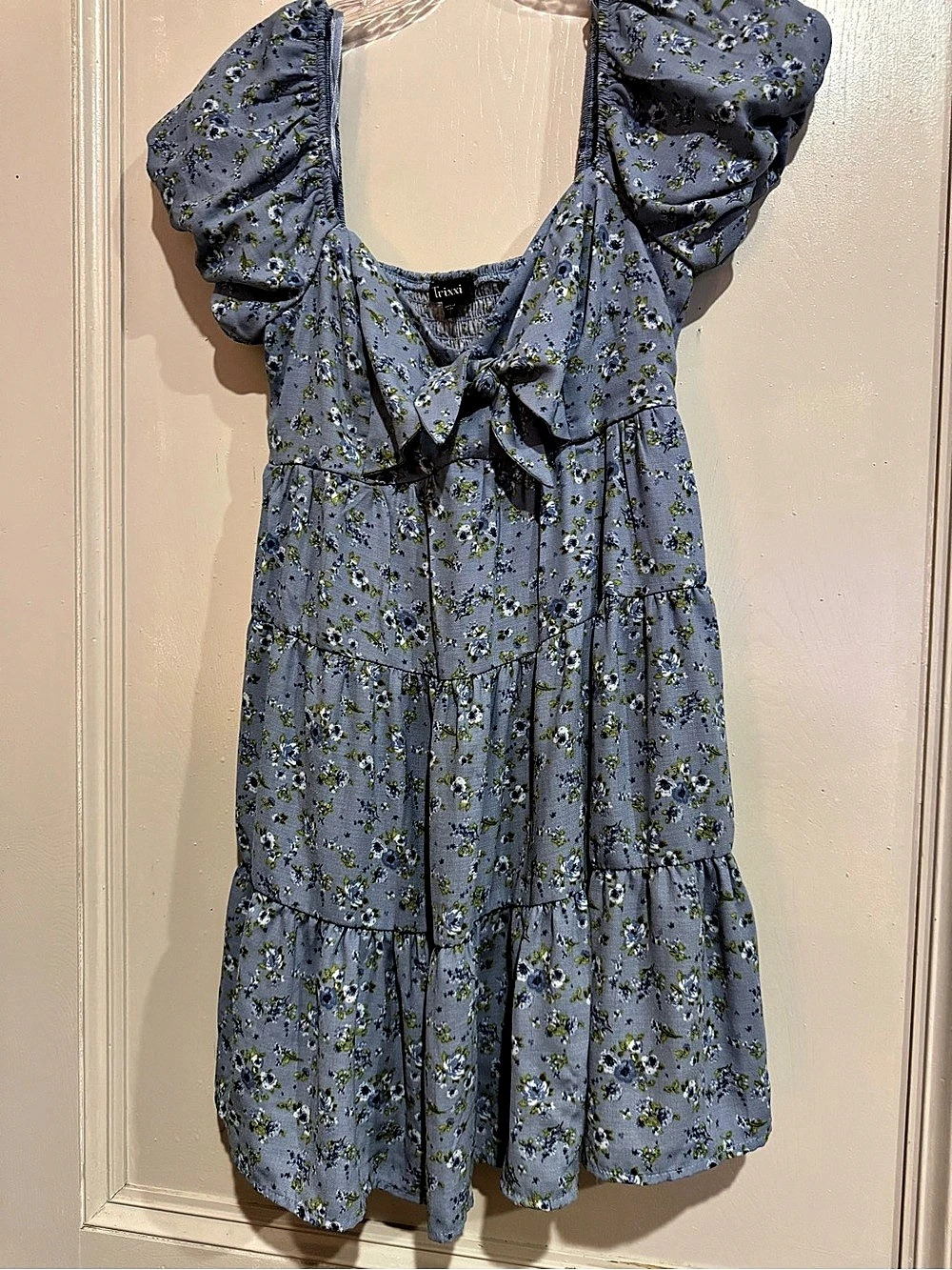 Trixxi Blue Floral Smocked Puff Sleeve Tiered Mini Dress Small